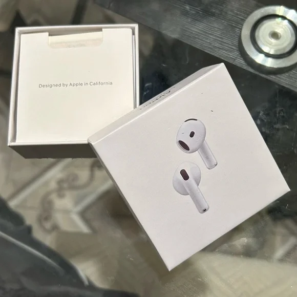Apple AirPods 4 active noise cancellation